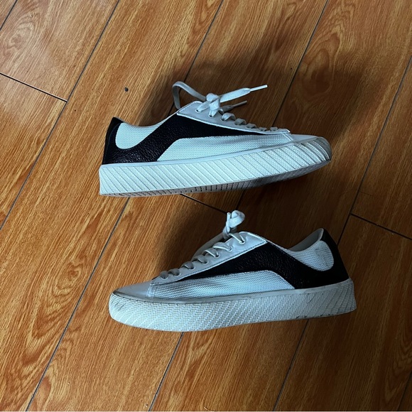 By far sneakers - Picture 3 of 4